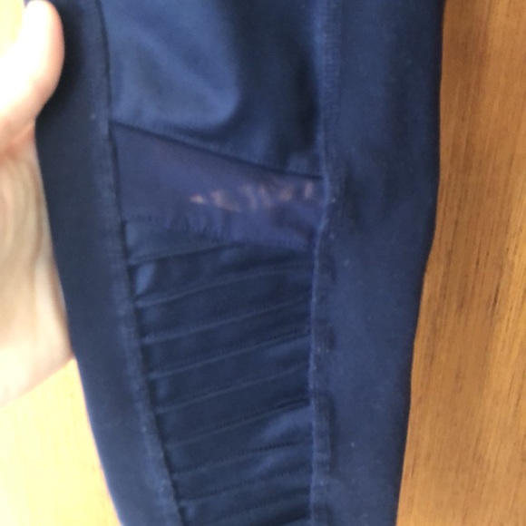 ALO Moto Leggings - Picture 10 of 12